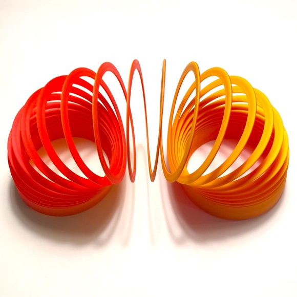 Original Plastic Slinky Walking Spring Toy - Picture 4 of 8